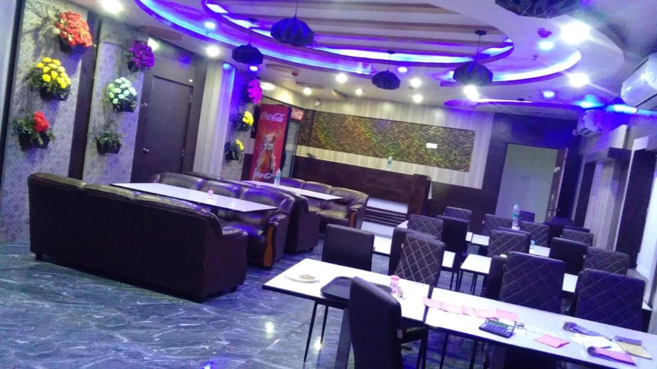 Hotel Rajmahal Tarapith Eksteriør billede