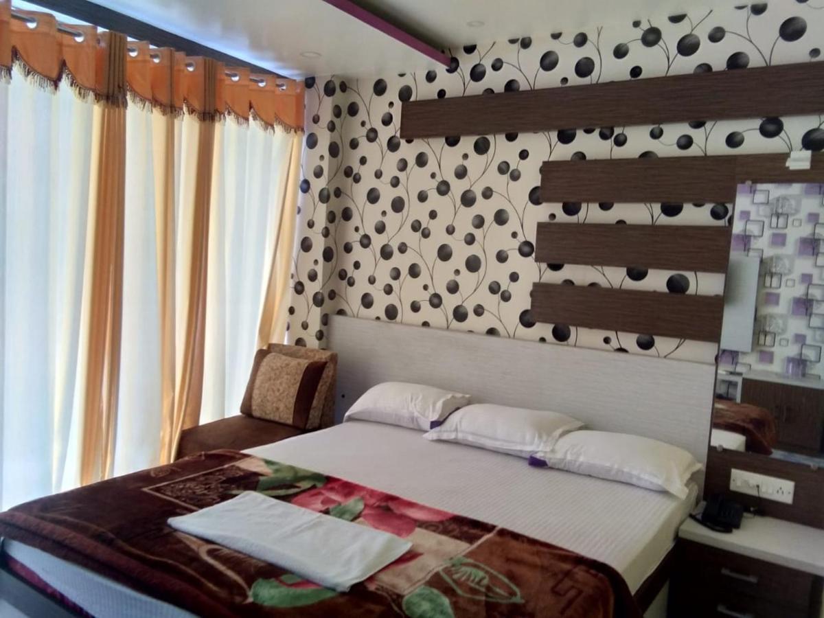 Hotel Rajmahal Tarapith Eksteriør billede