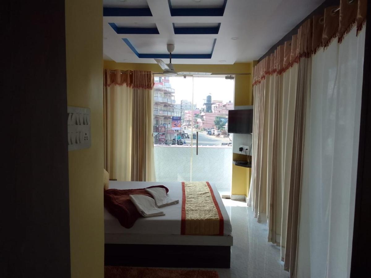 Hotel Rajmahal Tarapith Eksteriør billede